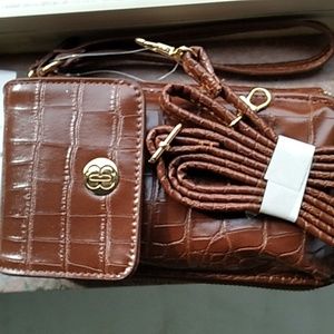 Crosbody or wristle wallet Bandolino Cognac and Gold